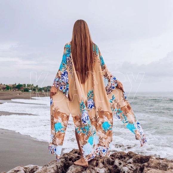 Isla Floral Bohemian Kimono - Picture 3 of 4